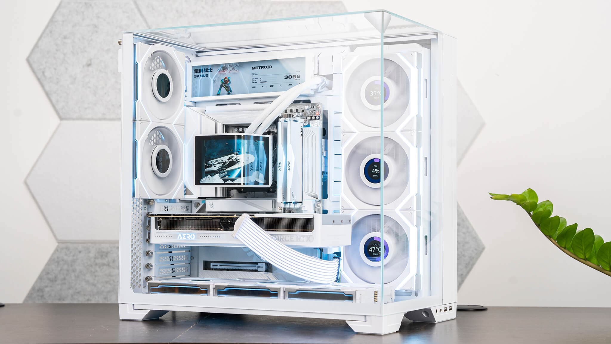 Mẫu build PC tông trắng với hệ thống quạt tản nhiệt và kính cường lực